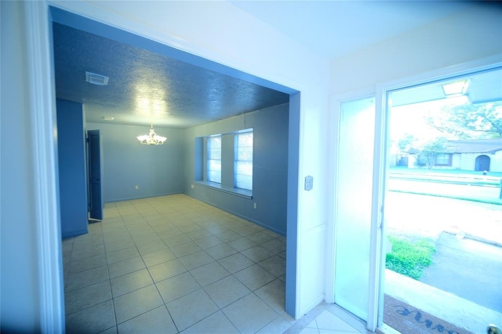 12327 Bexley Drive - Photo 2