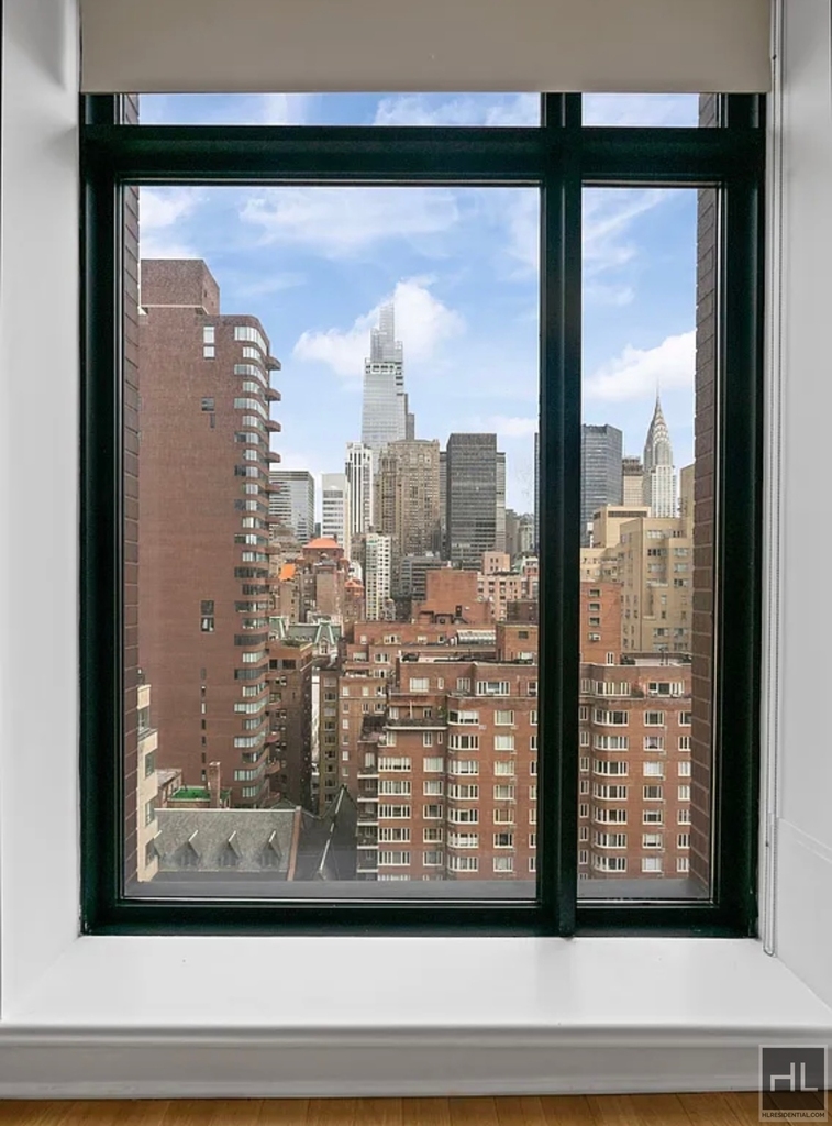 East 34th Street - Photo 7