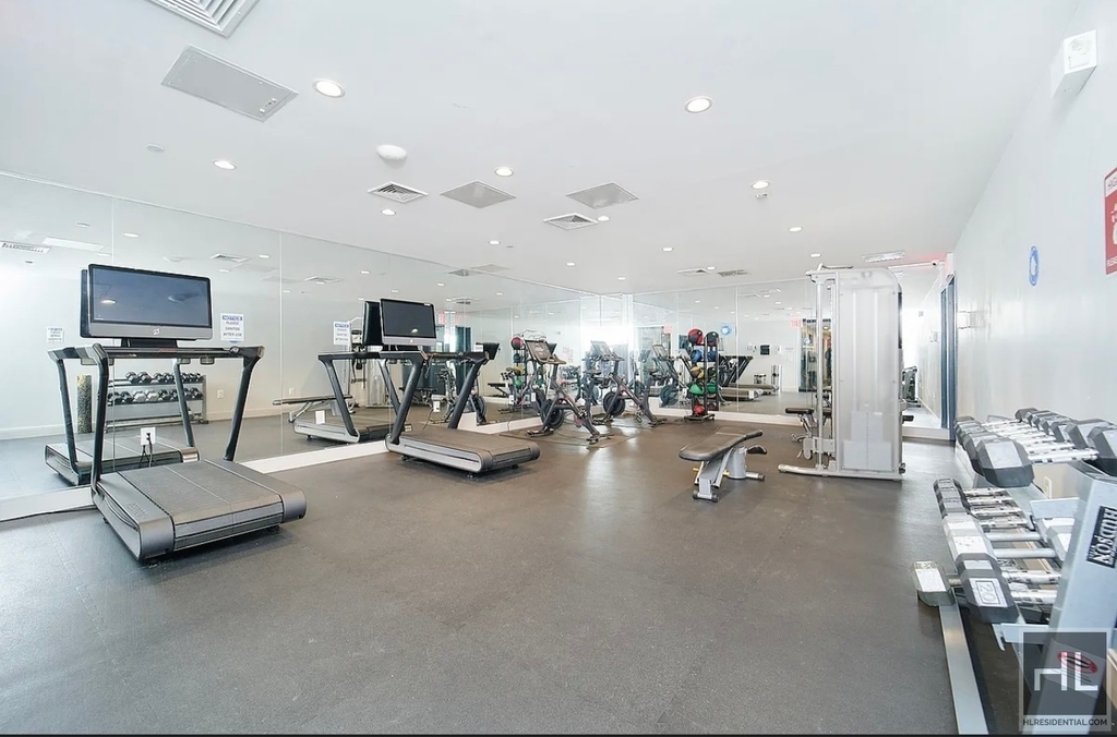 East 34th Street - Photo 12