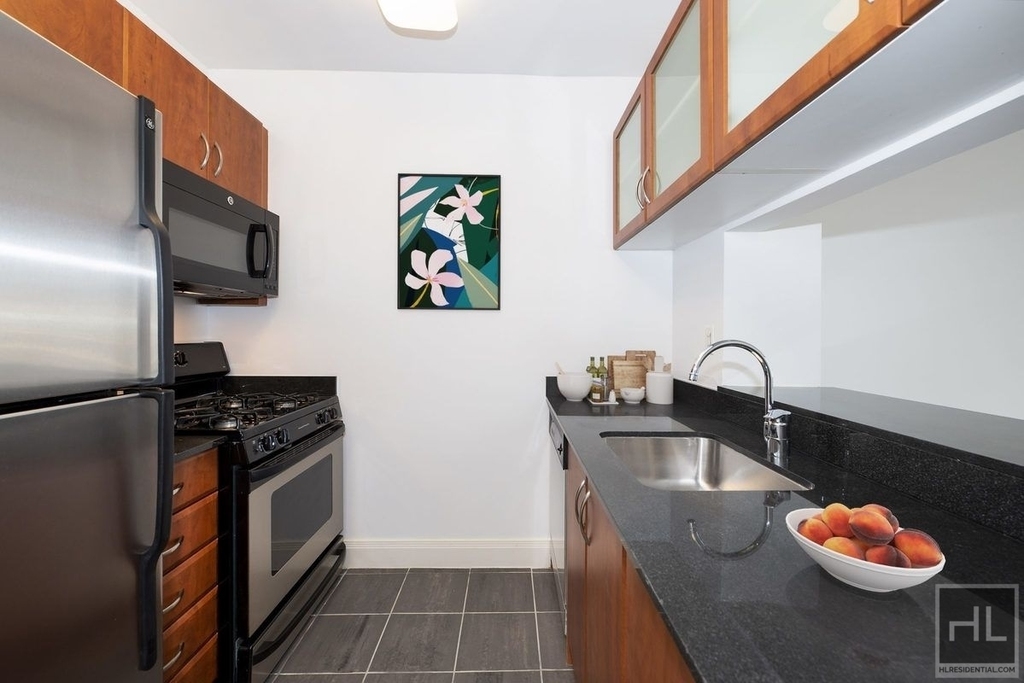 East 34th Street - Photo 3