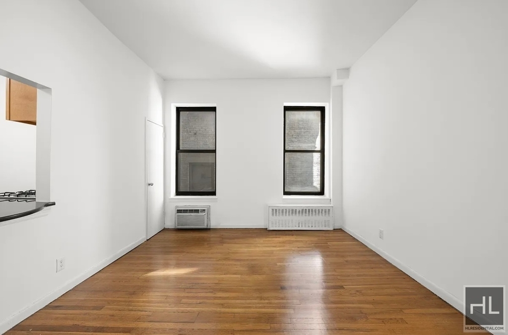 East 83rd Street - Photo 4