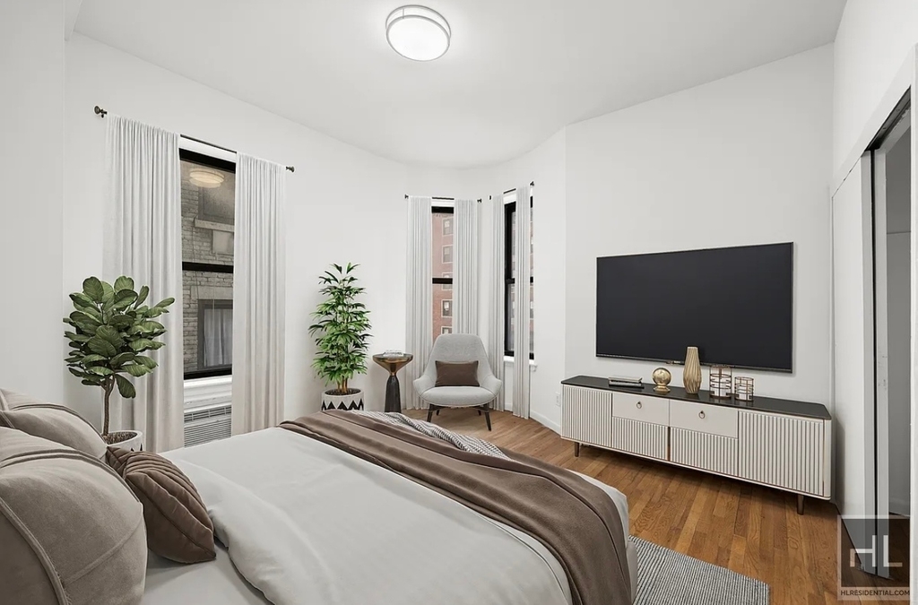 East 83rd Street - Photo 0