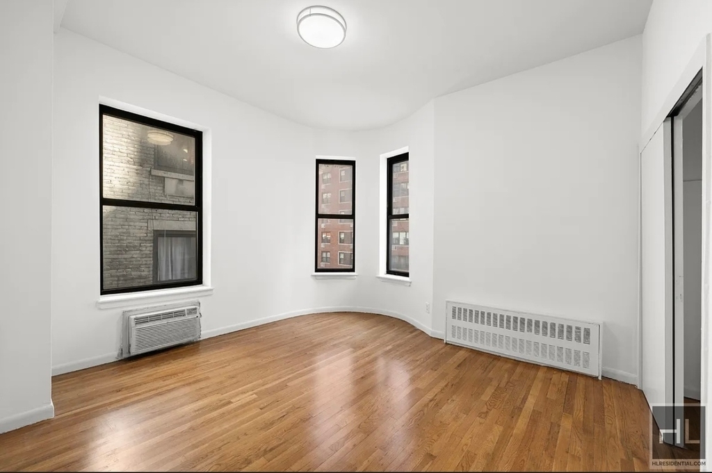 East 83rd Street - Photo 5