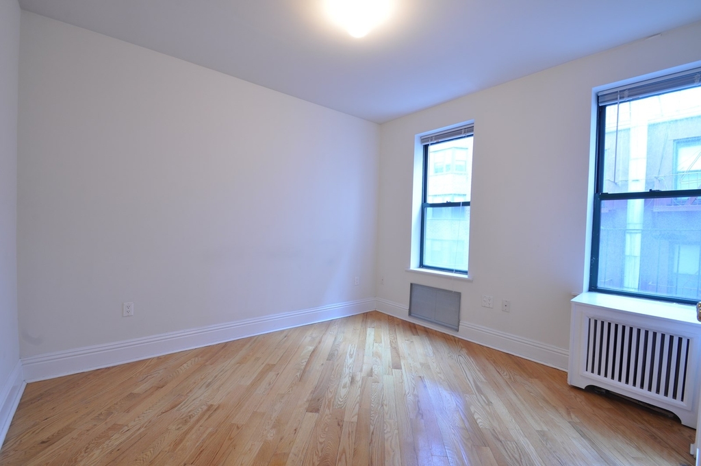 East 70th Street - Photo 2