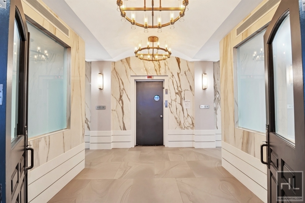 East 70th Street - Photo 7