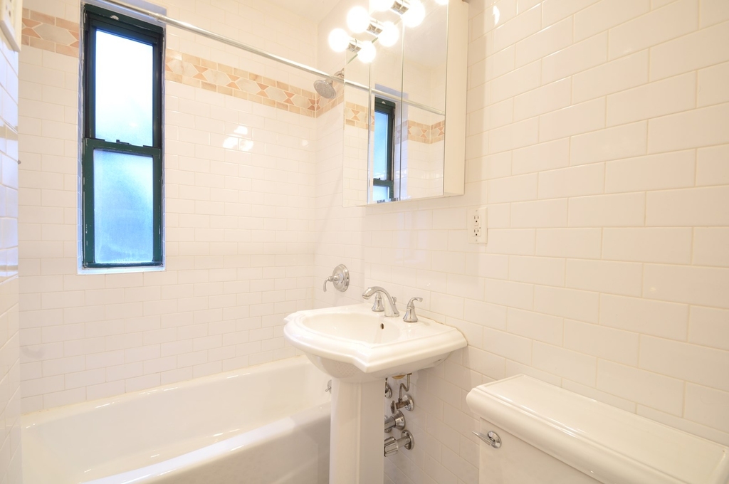 East 70th Street - Photo 4