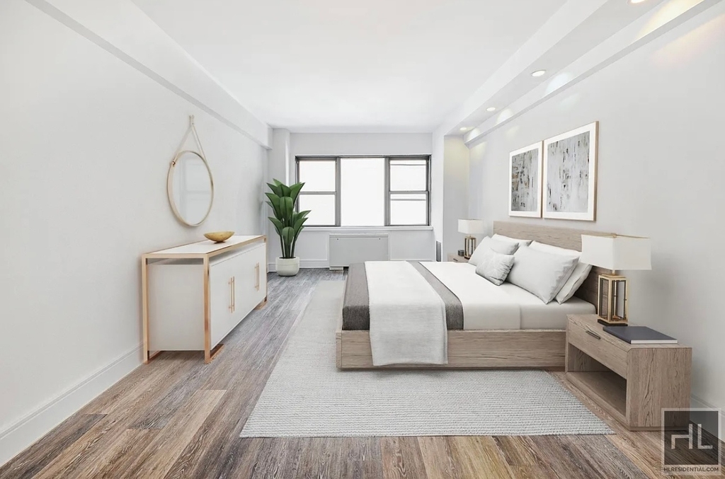East 63rd Street - Photo 2