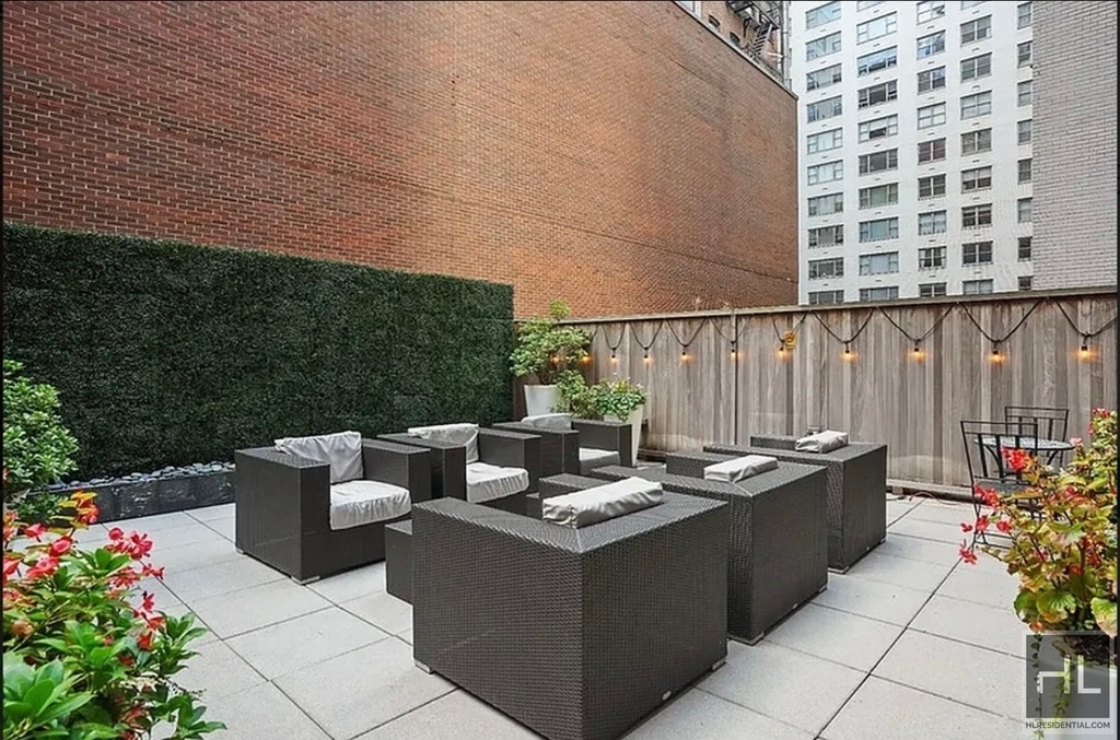 East 63rd Street - Photo 7
