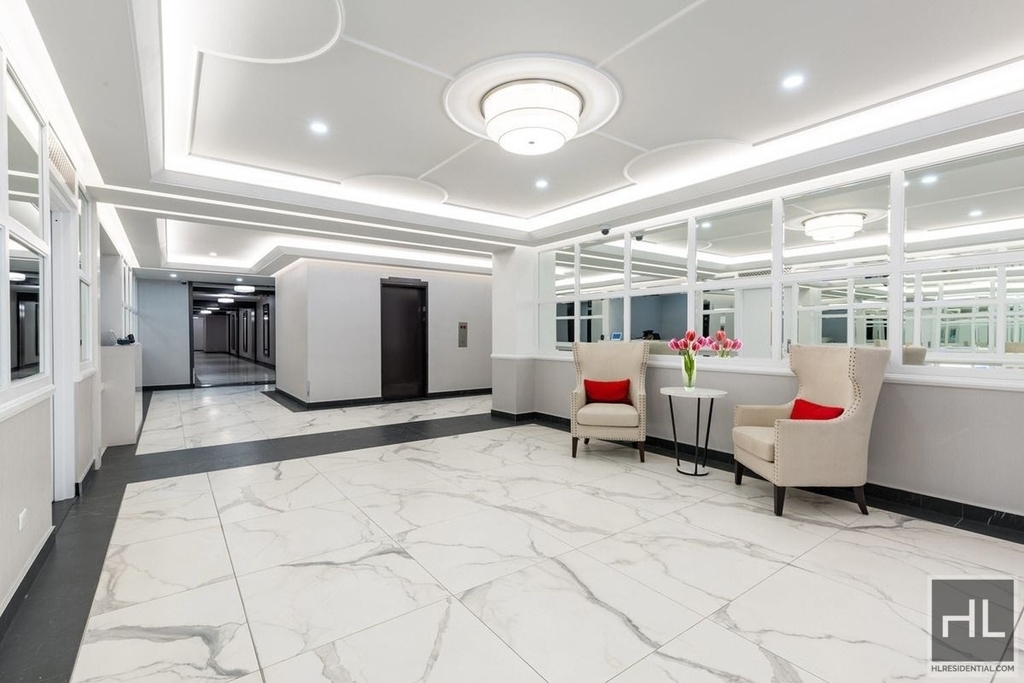 East 57th Street - Photo 5