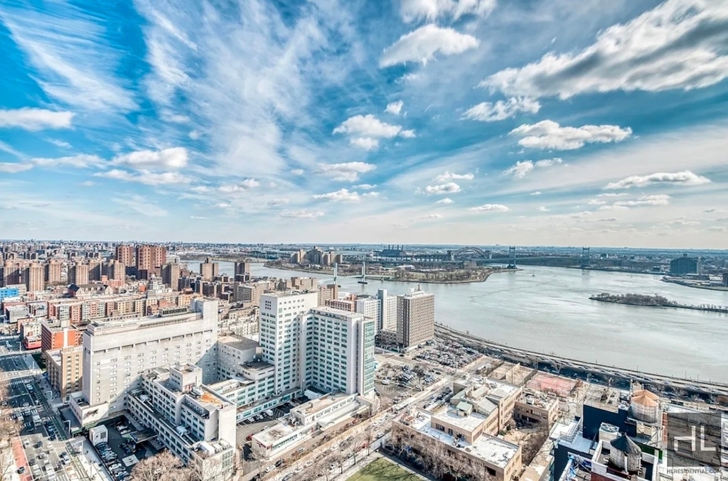East 95th Street - Photo 13