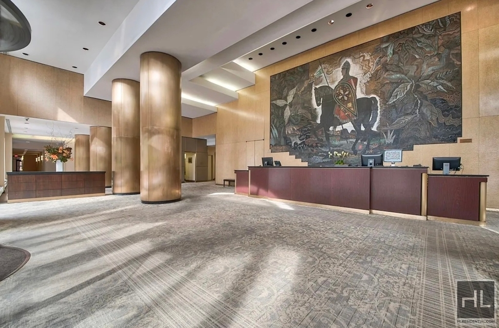 East 95th Street - Photo 7
