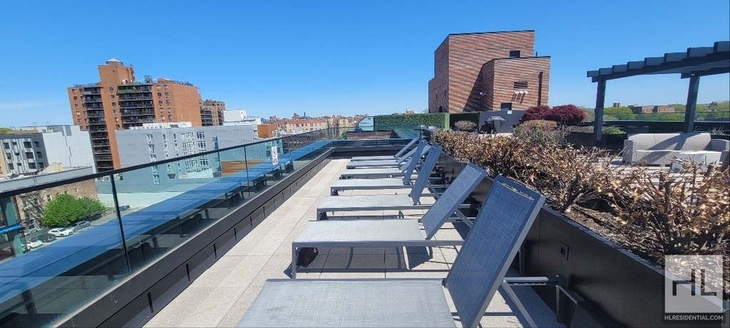 Northern Boulevard - Photo 7