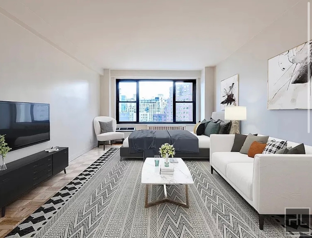 East 49 Street - Photo 0