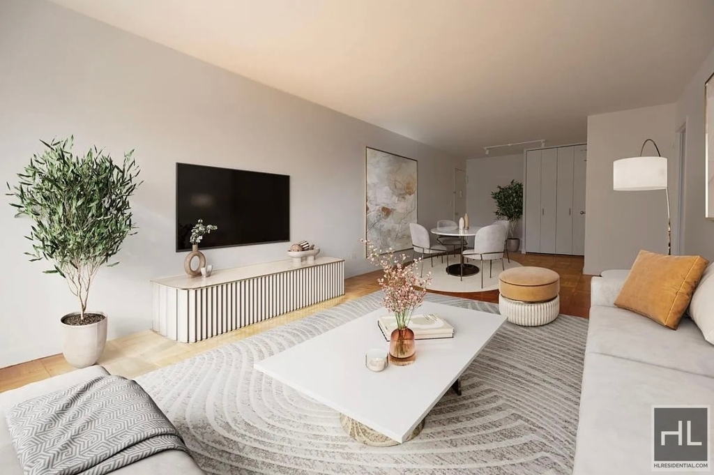East 85th Street - Photo 2