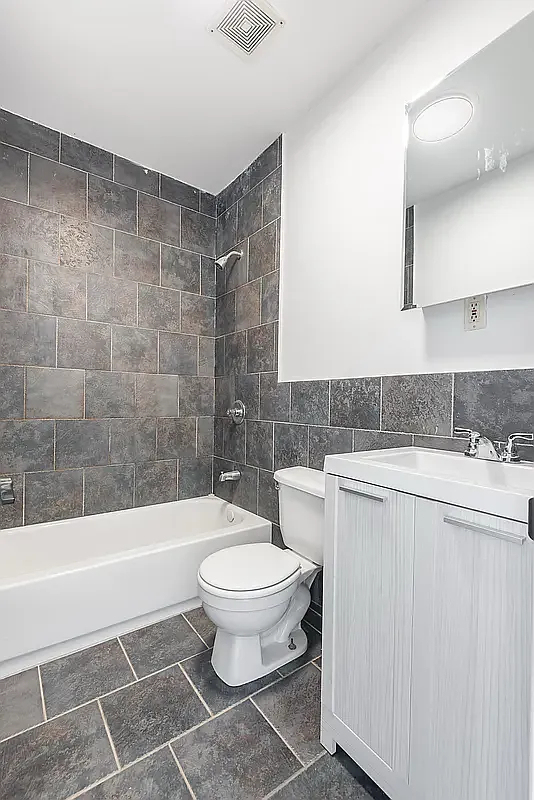 782 Bergen Street - Photo 5