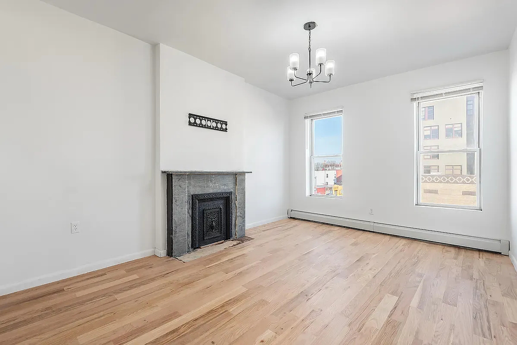 782 Bergen Street - Photo 0