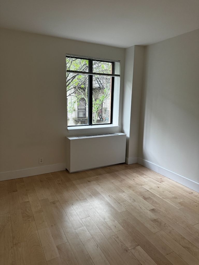 410 West 53rd Street - Photo 12