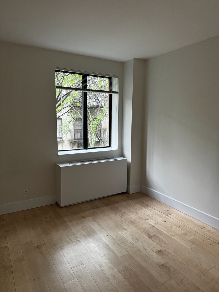 410 West 53rd Street - Photo 3