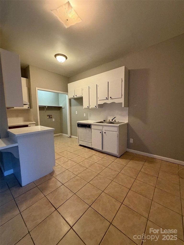 304 Kristin Lane - Photo 3
