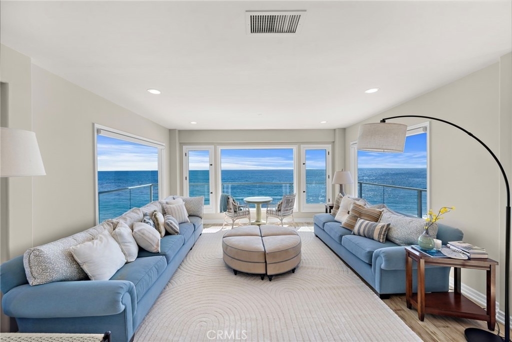 603 S Coast Hwy - Photo 2