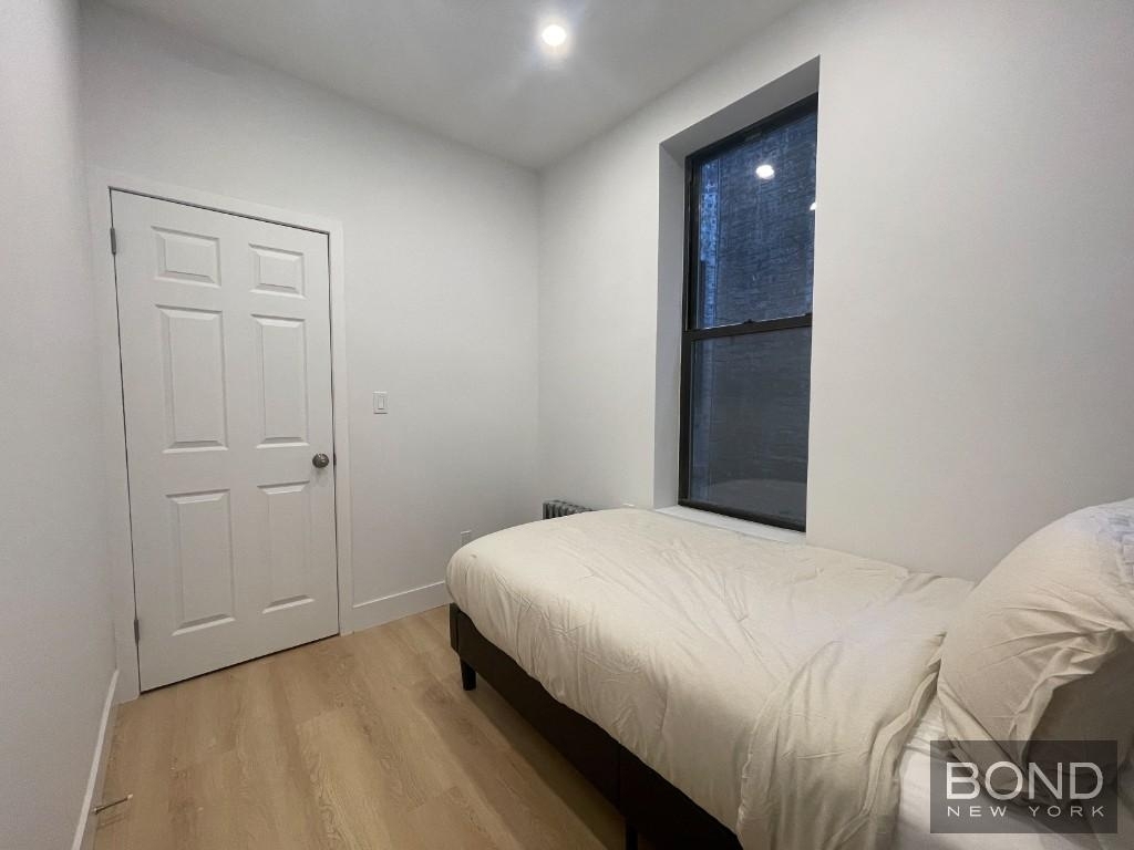 East 11th Street - Photo 10