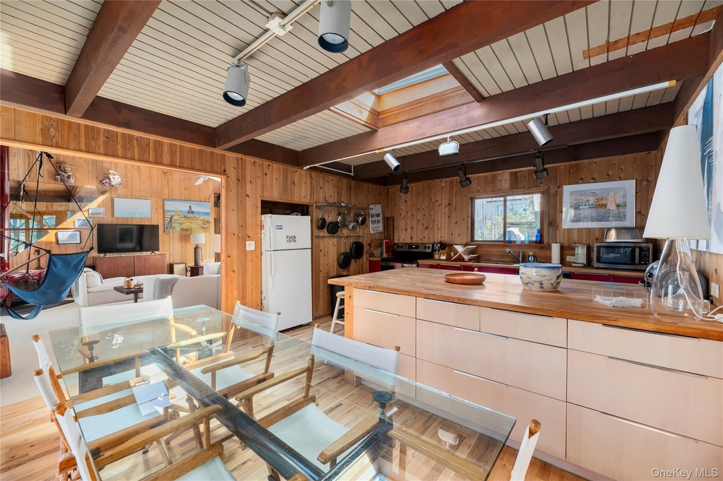 39 Schooner - Photo 3