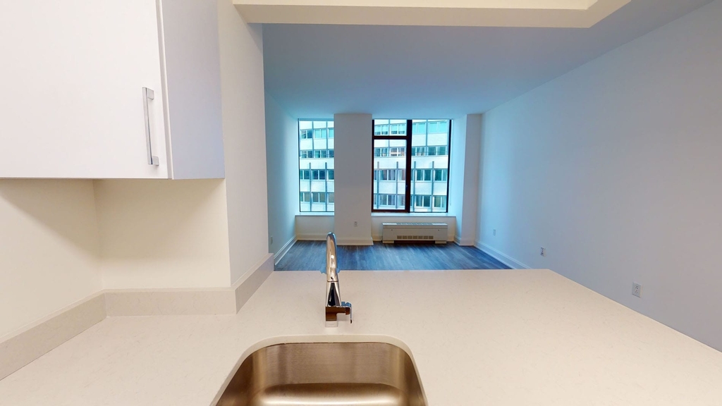 10 Hanover Square - Photo 2