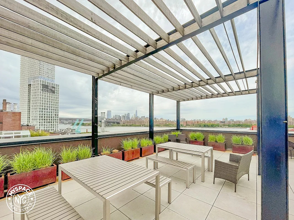 187 Kent Avenue - Photo 5
