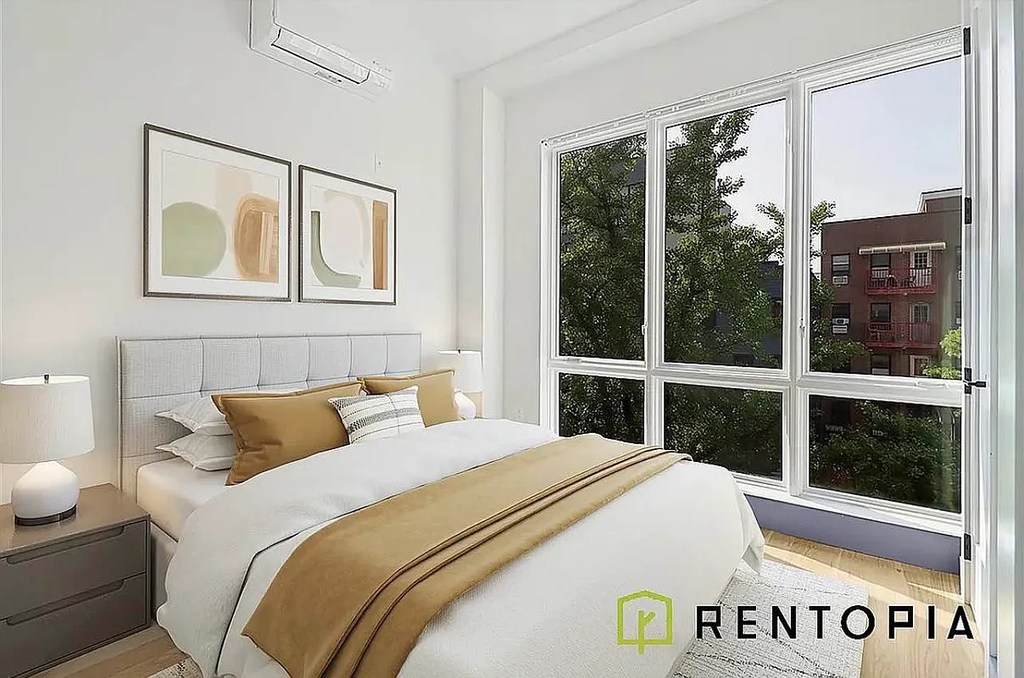 209 Montrose Avenue - Photo 4