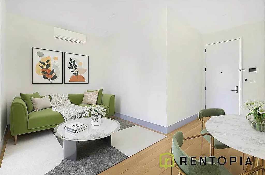 209 Montrose Avenue - Photo 1