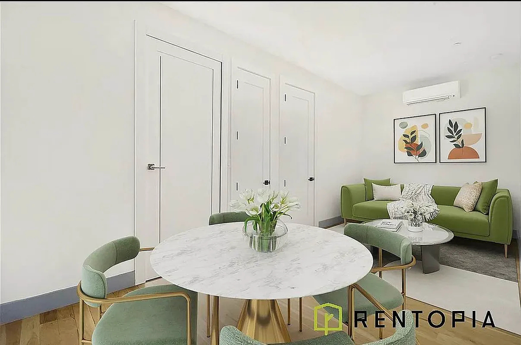 209 Montrose Avenue - Photo 2
