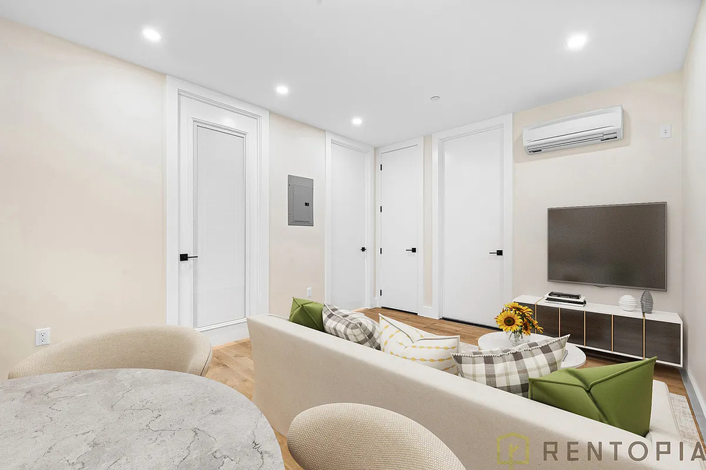 28 Richardson Street - Photo 2