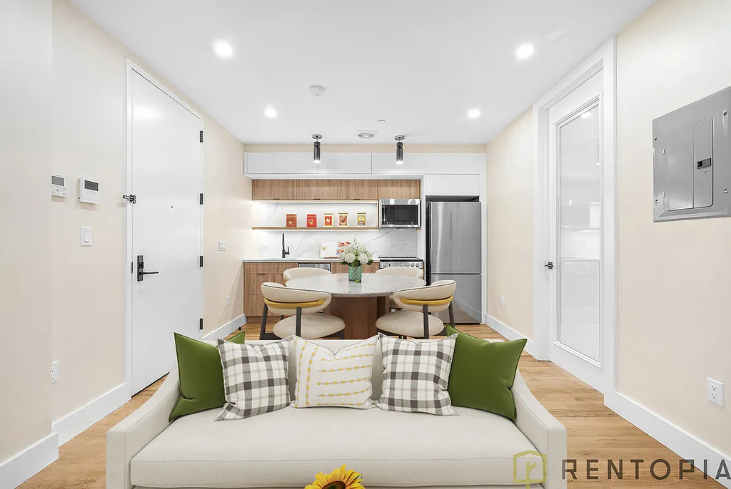 28 Richardson Street - Photo 1