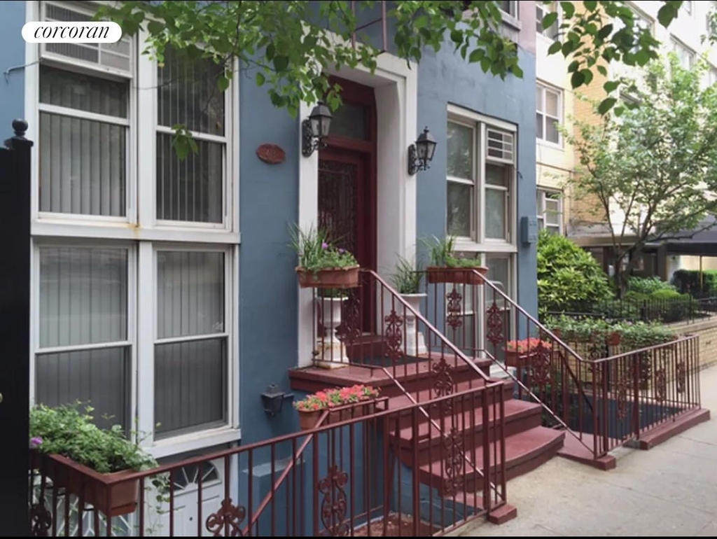 413 E 85th Street - Photo 4