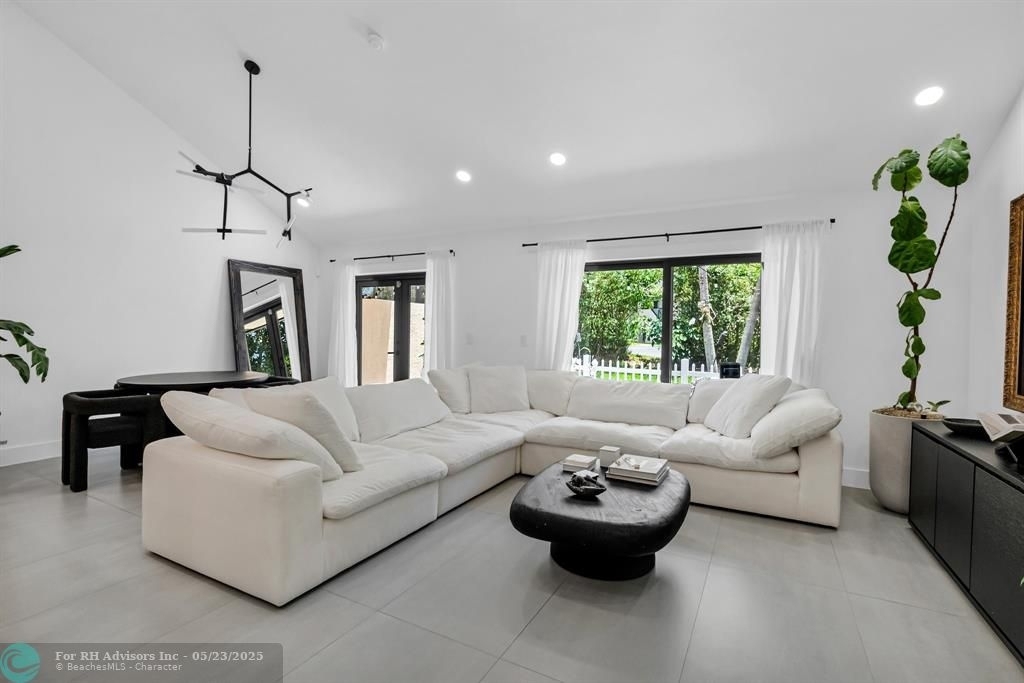 6850 Nw 2nd Ave - Photo 2