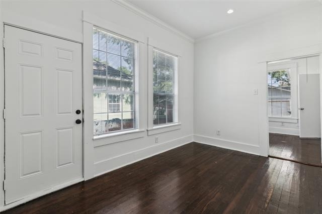 820 W 10th Street - Photo 4