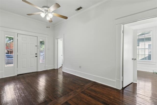 820 W 10th Street - Photo 1