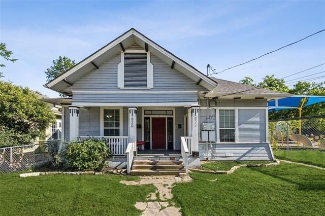 820 W 10th Street - Photo 0