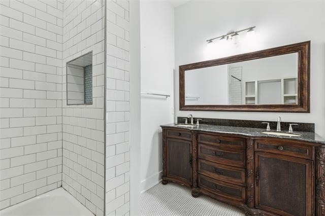 820 W 10th Street - Photo 6