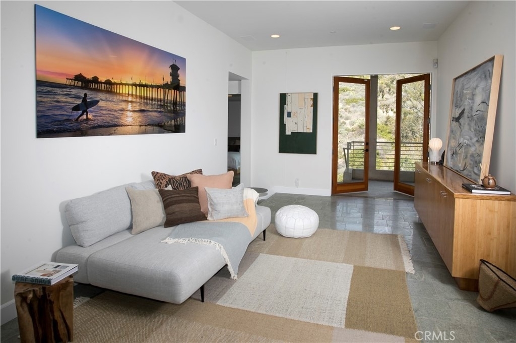 533 Temple Hills Drive - Photo 8