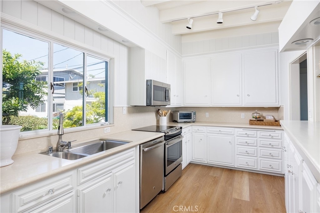 960 Cliff Drive - Photo 12