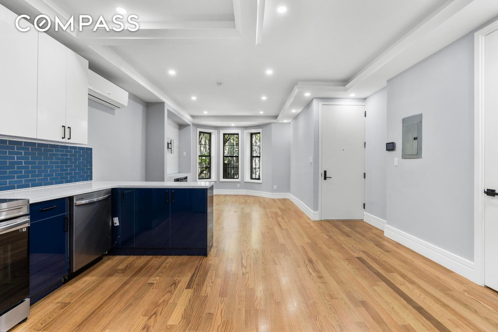 192 Weirfield Street - Photo 8
