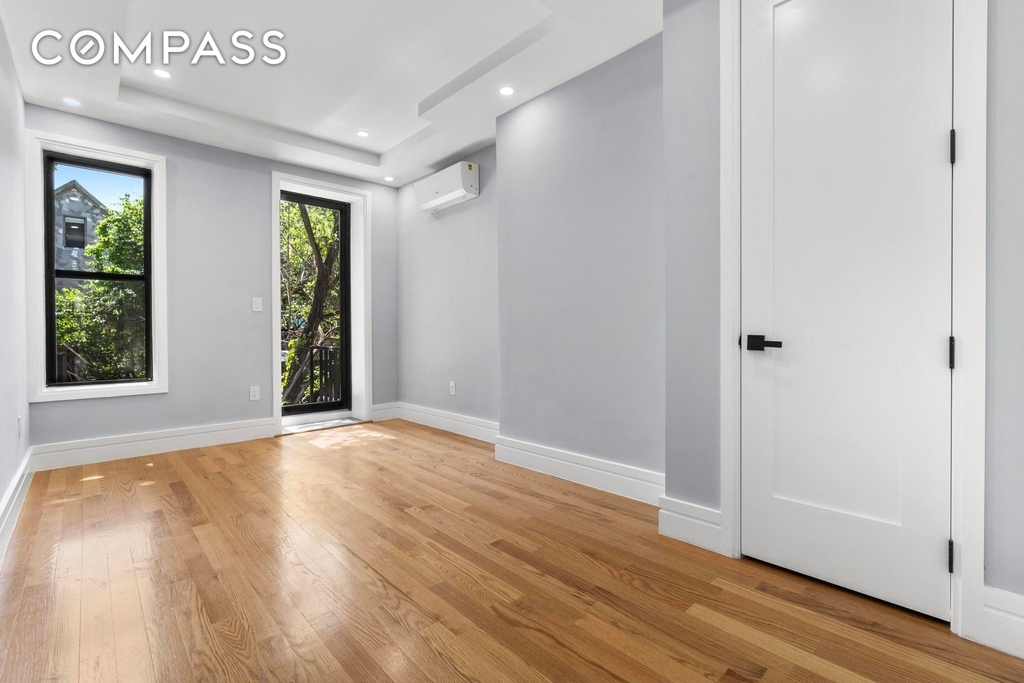 192 Weirfield Street - Photo 5