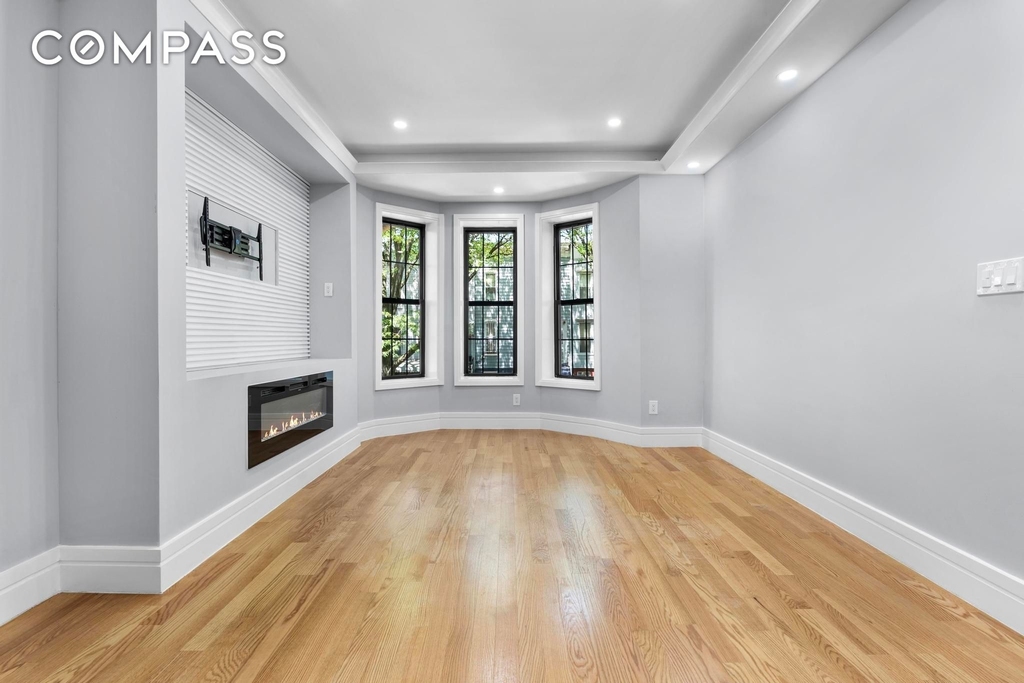192 Weirfield Street - Photo 13