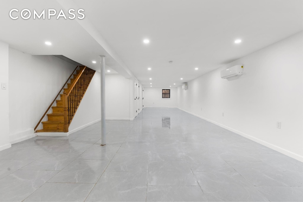 192 Weirfield Street - Photo 11