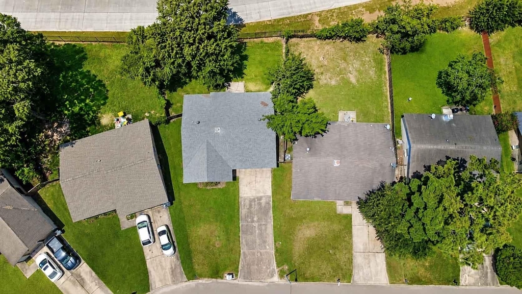 8607 Sherrywood Drive - Photo 2