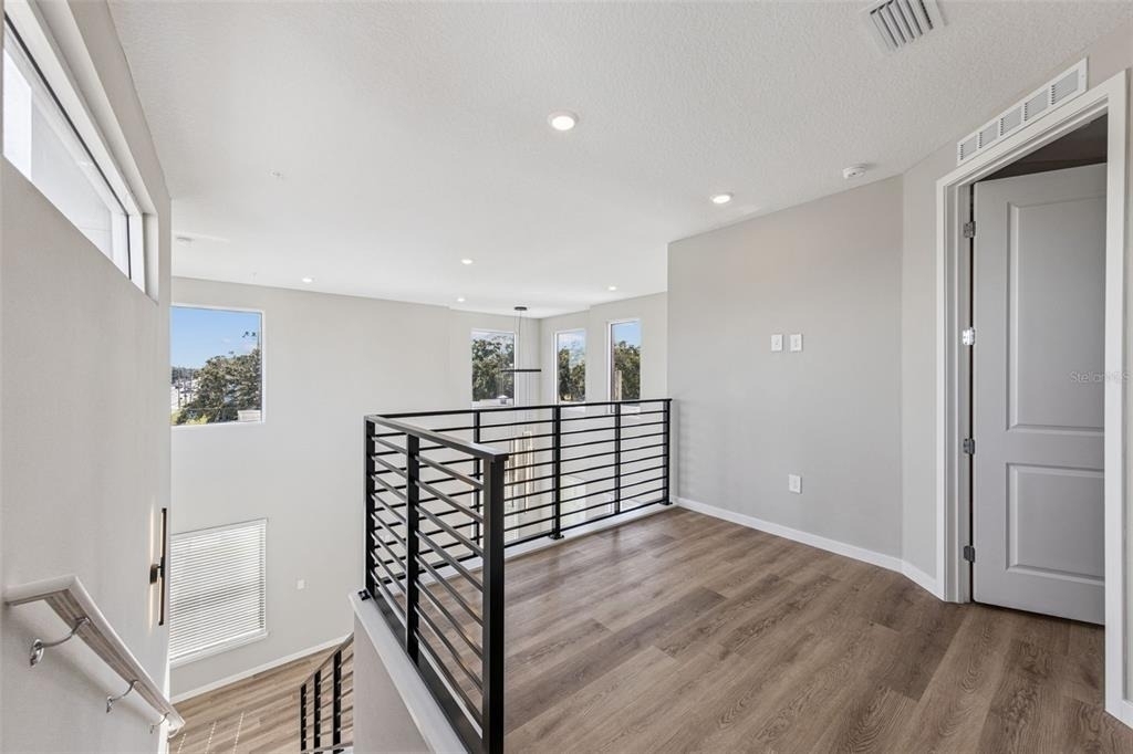 544 N Bumby Avenue - Photo 7