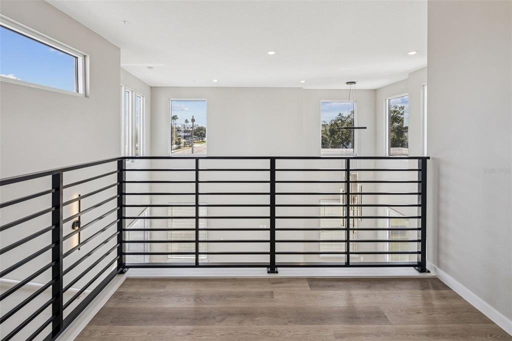 544 N Bumby Avenue - Photo 8
