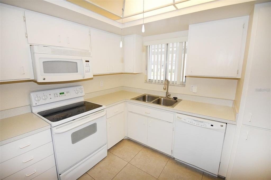 3961 Ashwood Lane - Photo 7