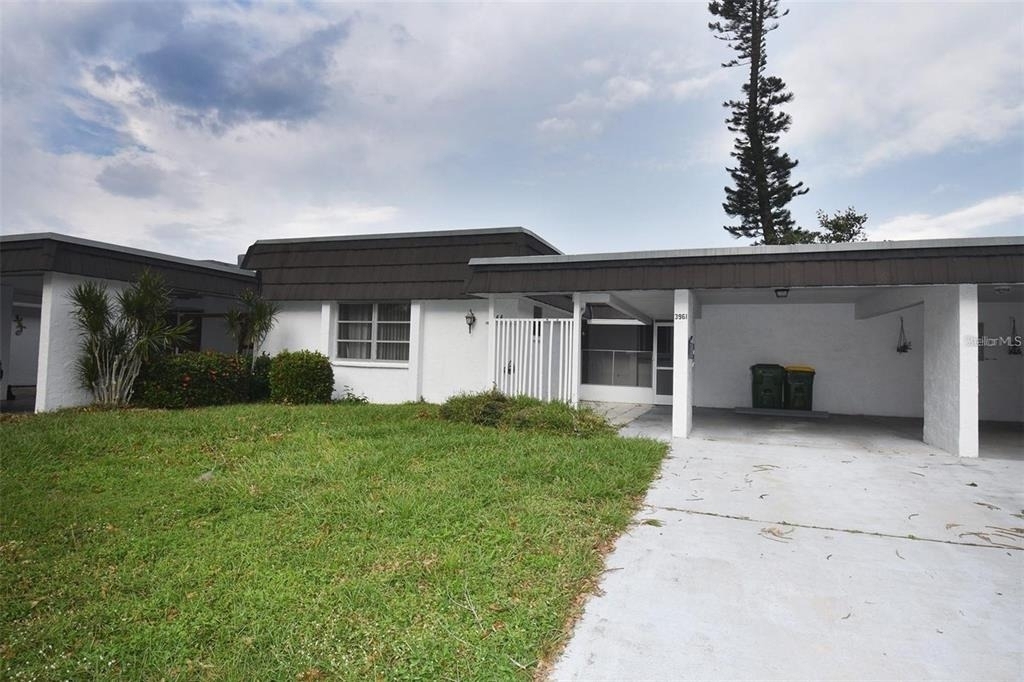 3961 Ashwood Lane - Photo 1